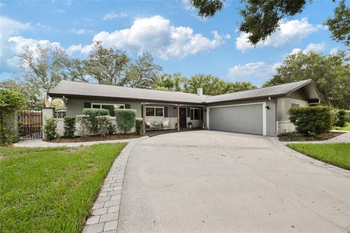 11331 N Oakleaf Ave, Tampa, FL, 33612-5055 | Card Image