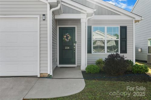 224 Whittier St, Greenville, SC, 29605-6246 | Card Image