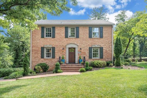 1945 Maylin Dr, Salem, VA, 24153-7119 | Card Image