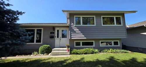 640 Willowburn Crescent Se, Calgary, AB, T2J1N1 | Card Image