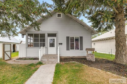 40 W 3rd N, Saint Anthony, ID, 83445-1427 | Card Image