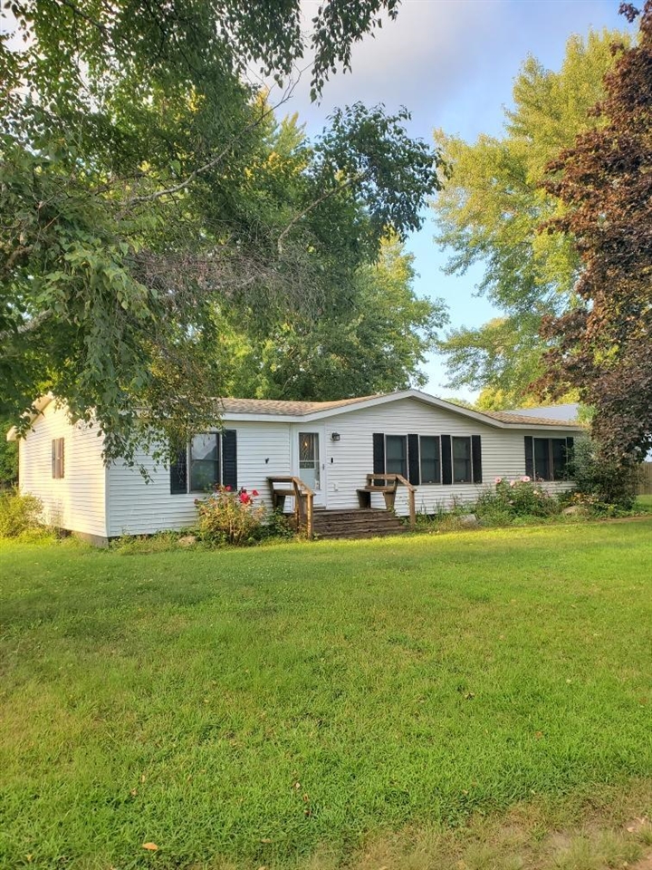 Poplar St, Colon, MI 49040