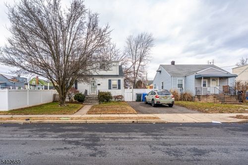 81 Larch St, Port Reading, NJ, 07064-1117 | Card Image