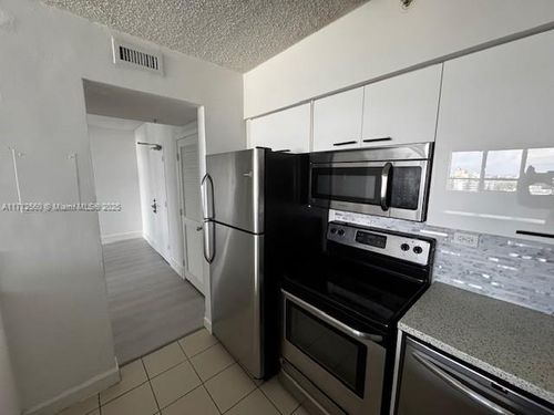 apt-1070s-1500 Bay Rd, Miami Beach, FL, 33139-3207 | Card Image