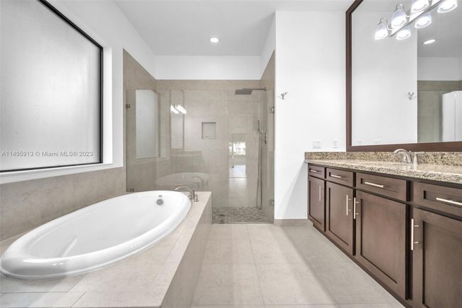 1291 Sw 113 Th Way, House other with 3 bedrooms, 3 bathrooms and null parking in Pembroke Pines FL | Image 31