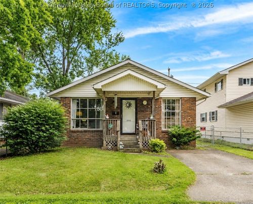 2009 Wilson Ave, Saint Albans, WV, 25177-3136 | Card Image