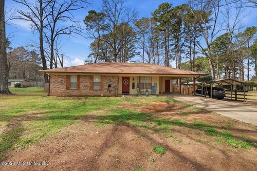 416 Donna Cir, Richland, MS, 39218-9421 | Card Image