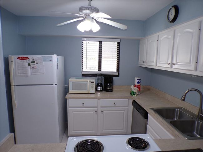 UNIT-207 - 1801 Gulf Dr N, Condo with 2 bedrooms, 2 bathrooms and null parking in BRADENTON BEACH FL | Image 13