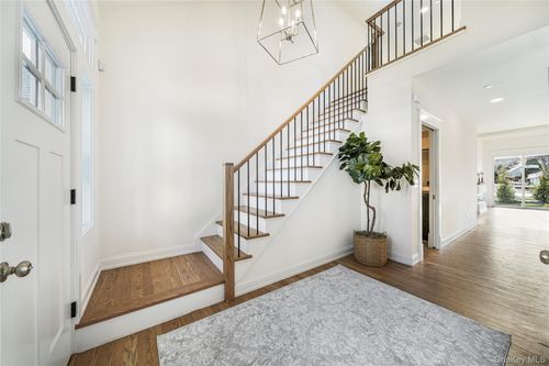 17-2040 Crompond Rd, Yorktown Heights, NY, 10598-4231 | Card Image