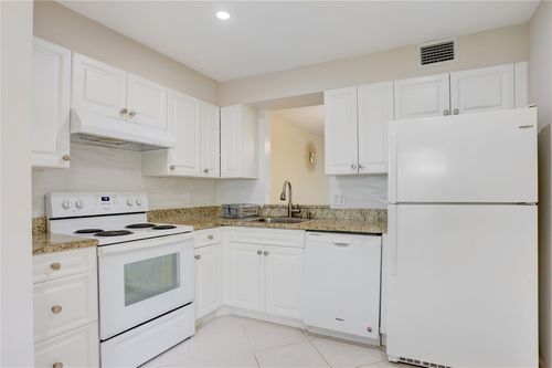 202-24 N Abbey Ln, Delray Beach, FL, 33446 | Card Image