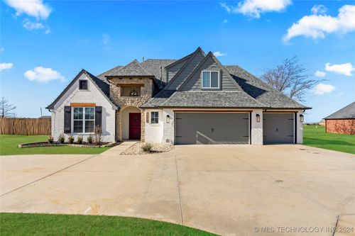 4922 S 81st West Avenue, Tulsa, OK, 74107 | Card Image