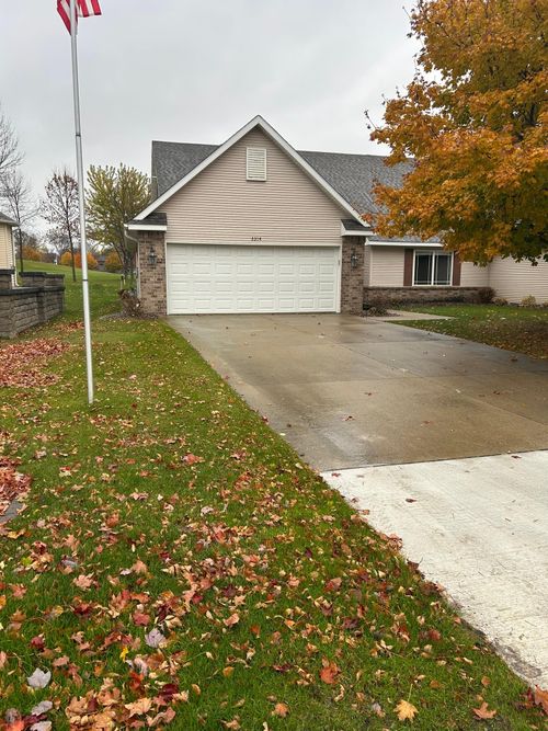 3314 Eagle Ridge Dr W, Willmar, MN, 56201-8753 | Card Image