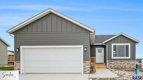 316 S Willow Spring Dr, Sioux Falls, SD, 57110-6795 | Card Image