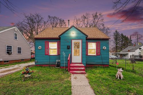1974 Kinsey St, Muskegon, MI, 49441-2913 | Card Image