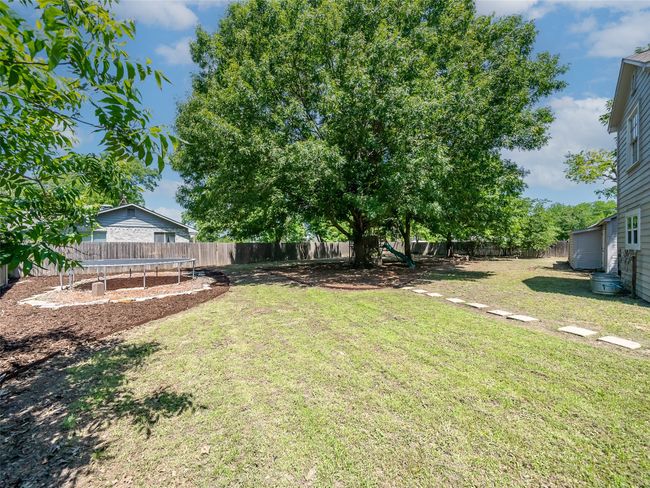 Walkway from the backyard to the house. | Image 32