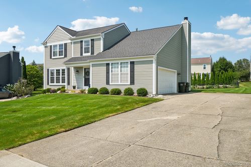 1944 Fairfield Dr, Rochester Hills, MI, 48306-3114 | Card Image