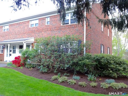 apt-57-245 Unquowa Rd, Fairfield, CT, 06824-5022 | Card Image