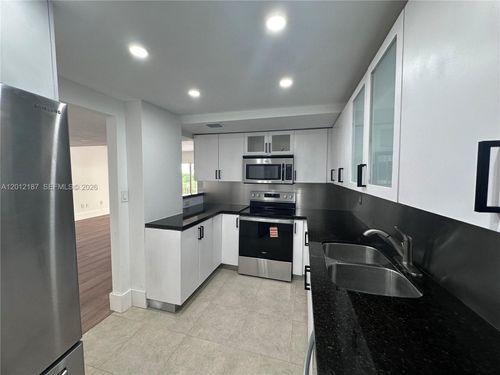 312-200 178th Dr, Sunny Isles Beach, FL, 33160-2810 | Card Image