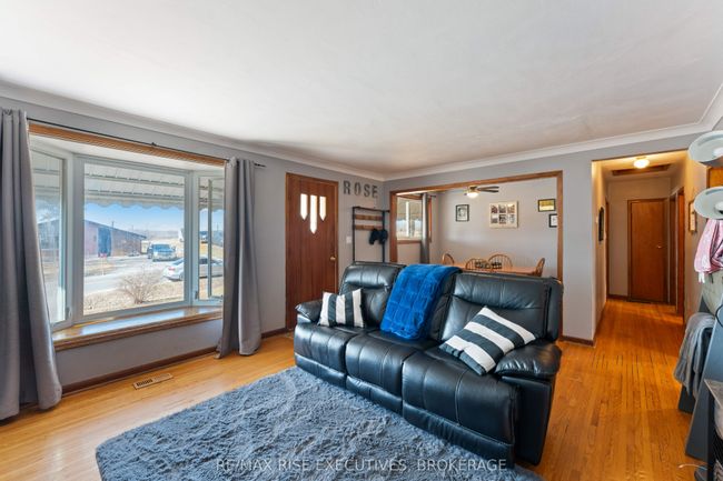 4400 Notre Dame St, House other with 3 bedrooms, 1 bathrooms and 4 parking in Harrowsmith ON | Image 8