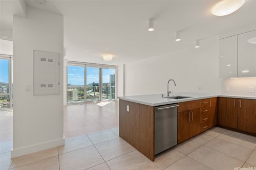 3105-629 Keeaumoku St, Honolulu, HI, 96814-3602 | Card Image