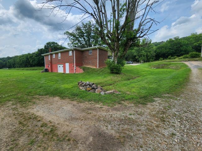 1036 Old Bottom Rd, House other with 3 bedrooms, 2 bathrooms and 4 parking in Lafayette TN | Image 9