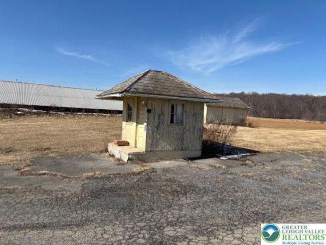 6341 Memorial Rd, House other with 3 bedrooms, 2 bathrooms and null parking in Germansville PA | Image 13