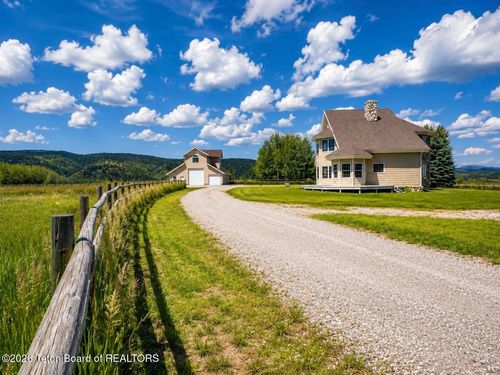 1287 Duffin Cir, Thayne, WY, 83127 | Card Image