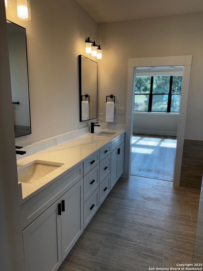 166 Restless Wind, House other with 4 bedrooms, 5 bathrooms and null parking in Spring Branch TX | Image 17