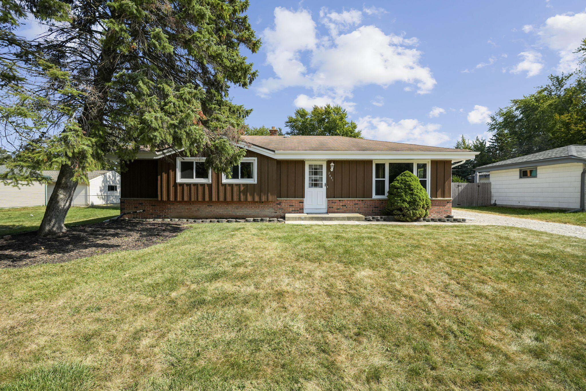 Blackhawk Dr, Caledonia, WI 53402