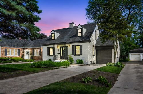 327 Southcote Rd, Riverside, IL, 60546-1603 | Card Image