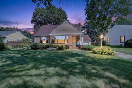 1527 Highland Avenue, Beloit, WI, 53511-5945 | Card Image