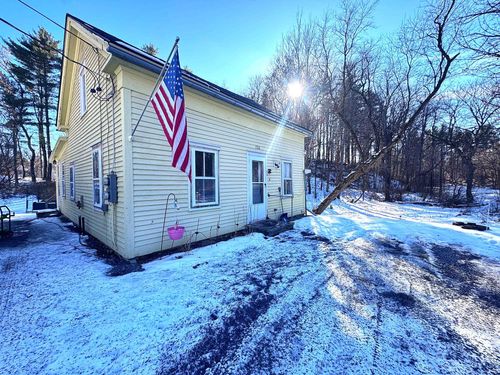 726 Rice Ln, Bennington, VT, 05201-8822 | Card Image