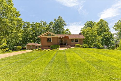 6816 Lakeshore Dr, Quinton, VA, 23141-1239 | Card Image
