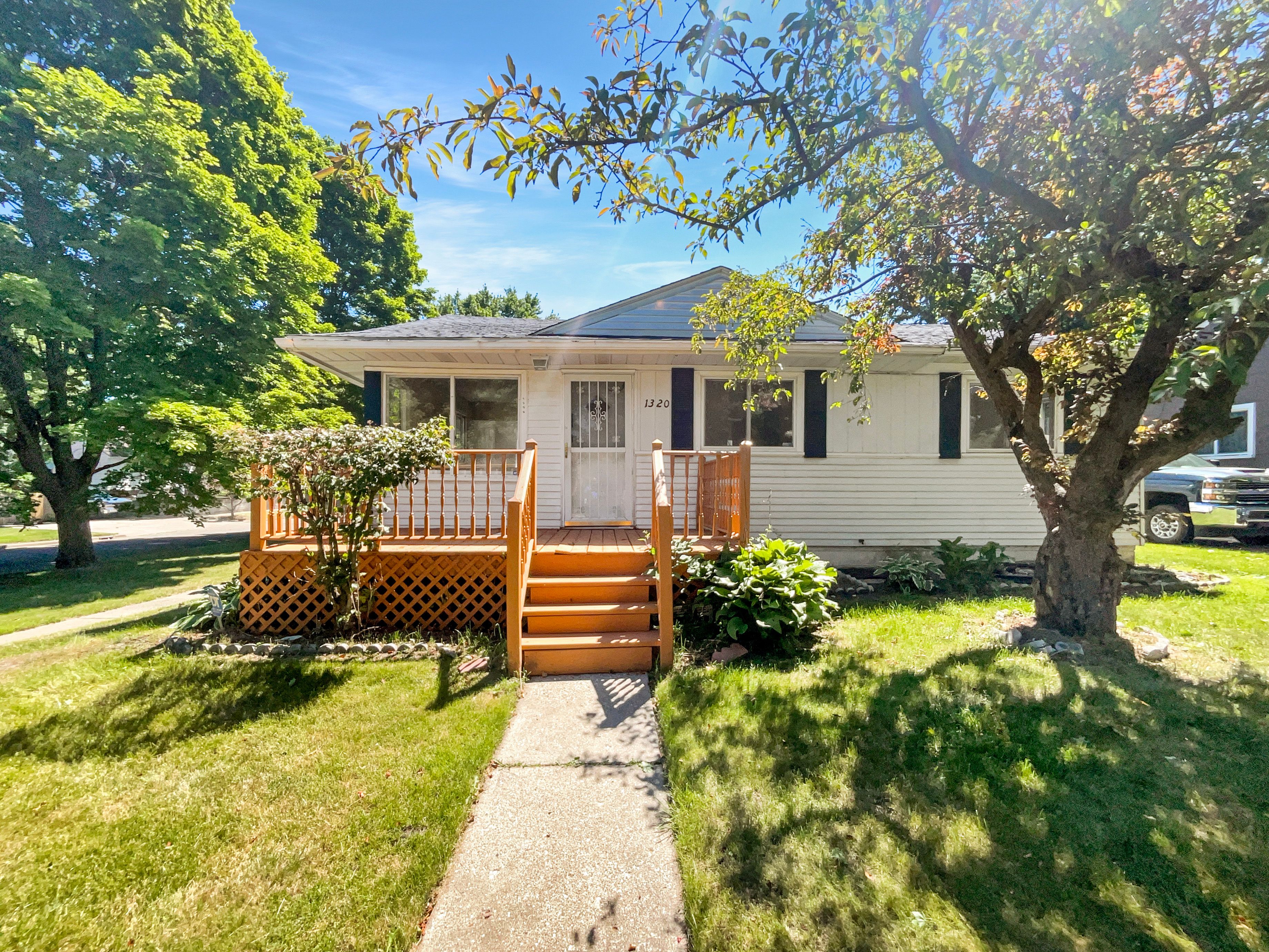 Stanley Ave, Pontiac, MI 48340