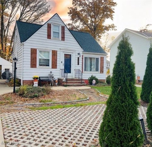 25725 Cook Rd, Olmsted Falls, OH, 44138-1451 | Card Image