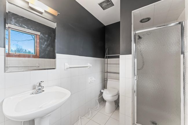 Master Bathroom | Image 16