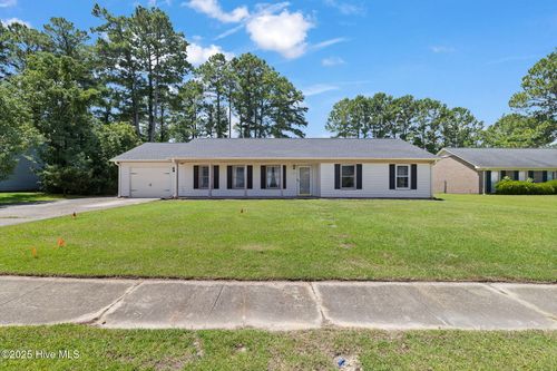 115 Valencia Dr, Jacksonville, NC, 28546-7355 | Card Image