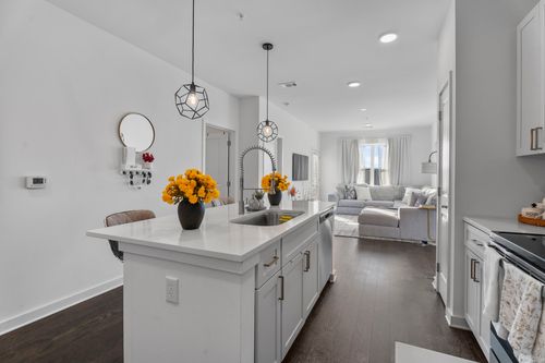 338-1677 54th Ave N, Nashville, TN, 37209-1511 | Card Image