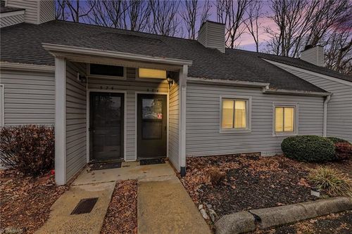 574 Brookside Ct, Kernersville, NC, 27284-3320 | Card Image