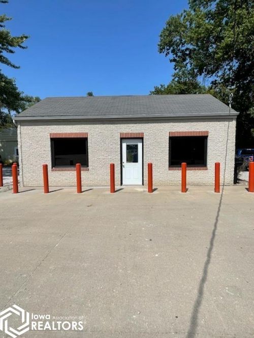 1429 Albia Rd, Ottumwa, IA, 52501-3946 | Card Image