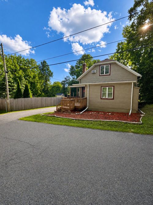 N3217 Mistle Rd, LAKE GENEVA, WI, 53147-3229 | Card Image