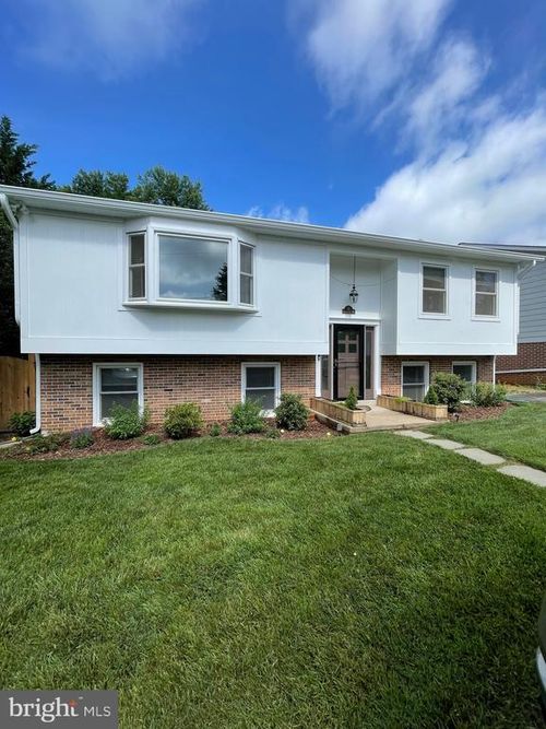 11 Pershing Ave Nw, LEESBURG, VA, 20176-2020 | Card Image