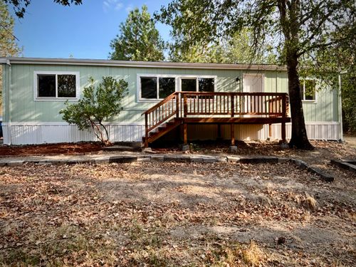 581 Azalea Dr, Grants Pass, OR, 97526-8290 | Card Image