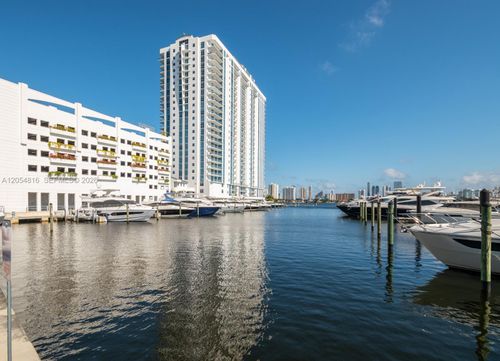 1609-17301 Biscayne Blvd, Aventura, FL, 33160-4895 | Card Image
