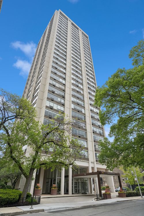 apt-402f-70 W Burton Pl, Chicago, IL, 60610-1459 | Card Image