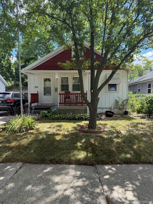 228 Borland Ct, Saginaw, MI, 48602-3130 | Card Image