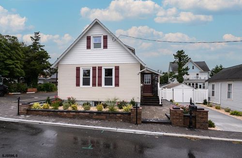 24 Miller Ln, Somers Point, NJ, 08244-2328 | Card Image
