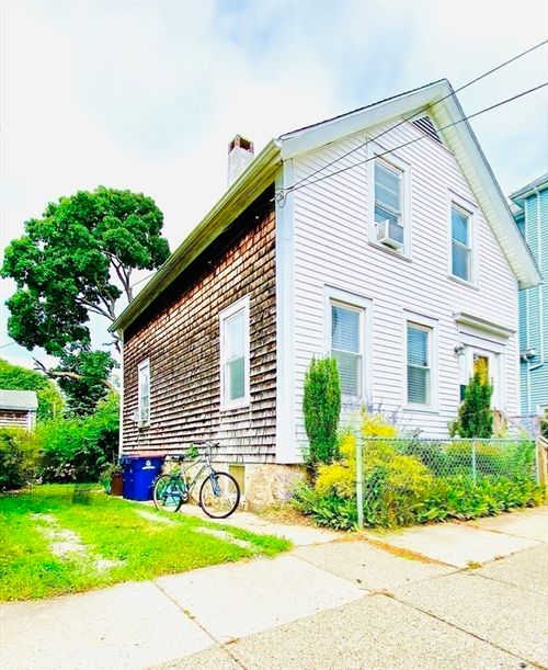 141 Ash St, New Bedford, MA, 02740-3642 | Card Image