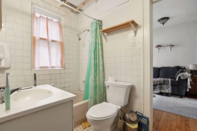 Unit 1 - 3050 13th Ave S (main level) | Image 18