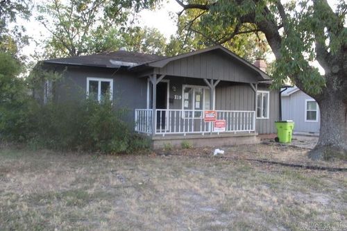 219 W 20th St, Stuttgart, AR, 72160-6609 | Card Image